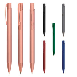 Penna in gomma con clip in metallo dal design soft touch. Elegante e utile, ideale come gadget personalizzato per fiere o eventi aziendali.